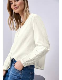 BLUSA MANGAS BORDADAS