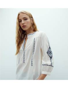 BLUSA MANGA 3/4 BORDADOS