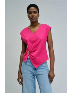 CAMISETA CON APLIQUE