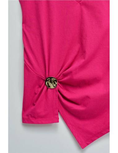 CAMISETA CON APLIQUE