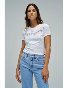camiseta floresde encaje