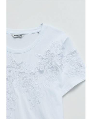 camiseta floresde encaje