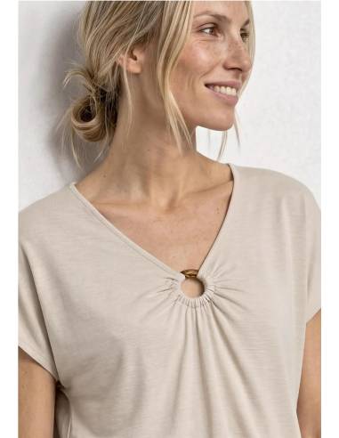 top detalle frontal