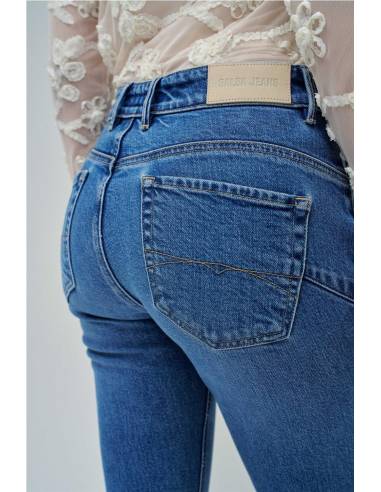 vaq faith push in cropped slim