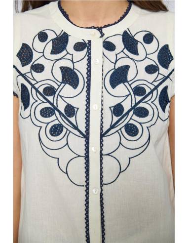 BLUSA CON BOTONES BORDADA