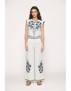 PANTALON CON BORDADOS