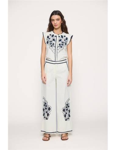 PANTALON CON BORDADOS