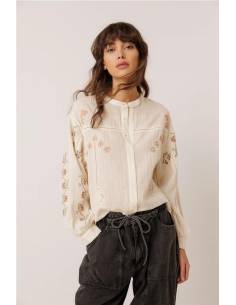 BLUSA BORDADOS