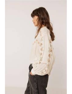 BLUSA BORDADOS 2