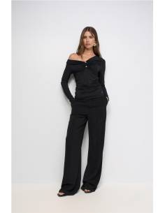 TOP M/L CON APLIQUE EN ESCOTE 2