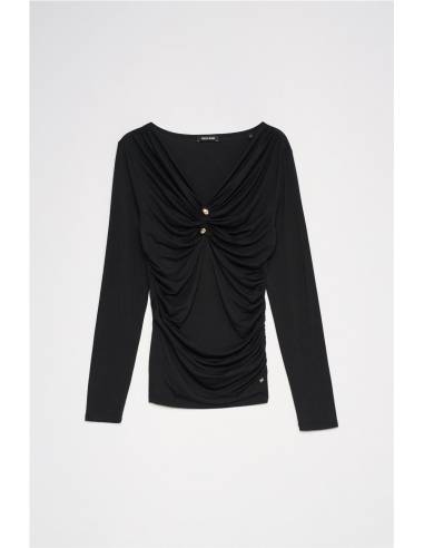 TOP M/L CON APLIQUE EN ESCOTE